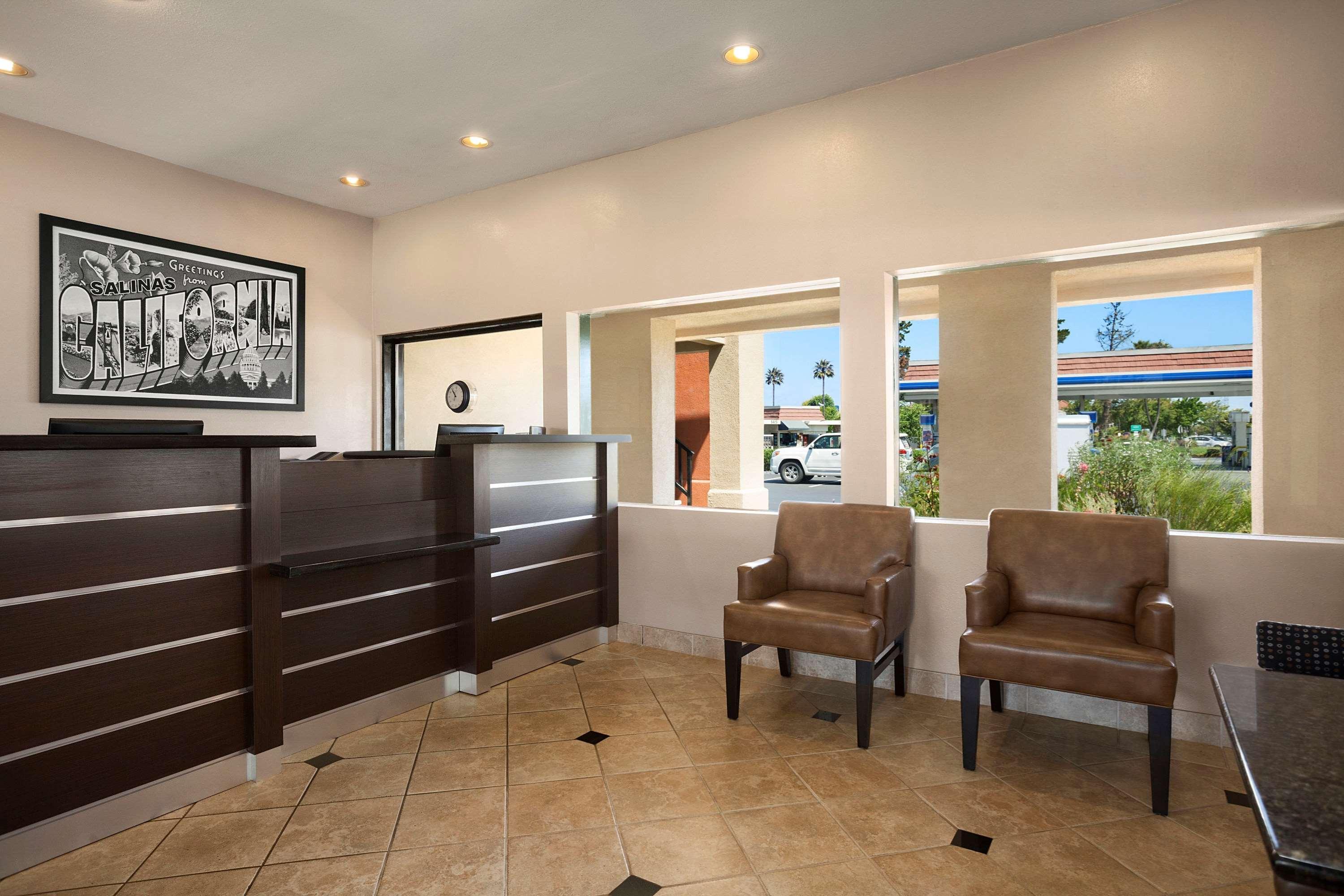 Super 8 By Wyndham Motel 2*