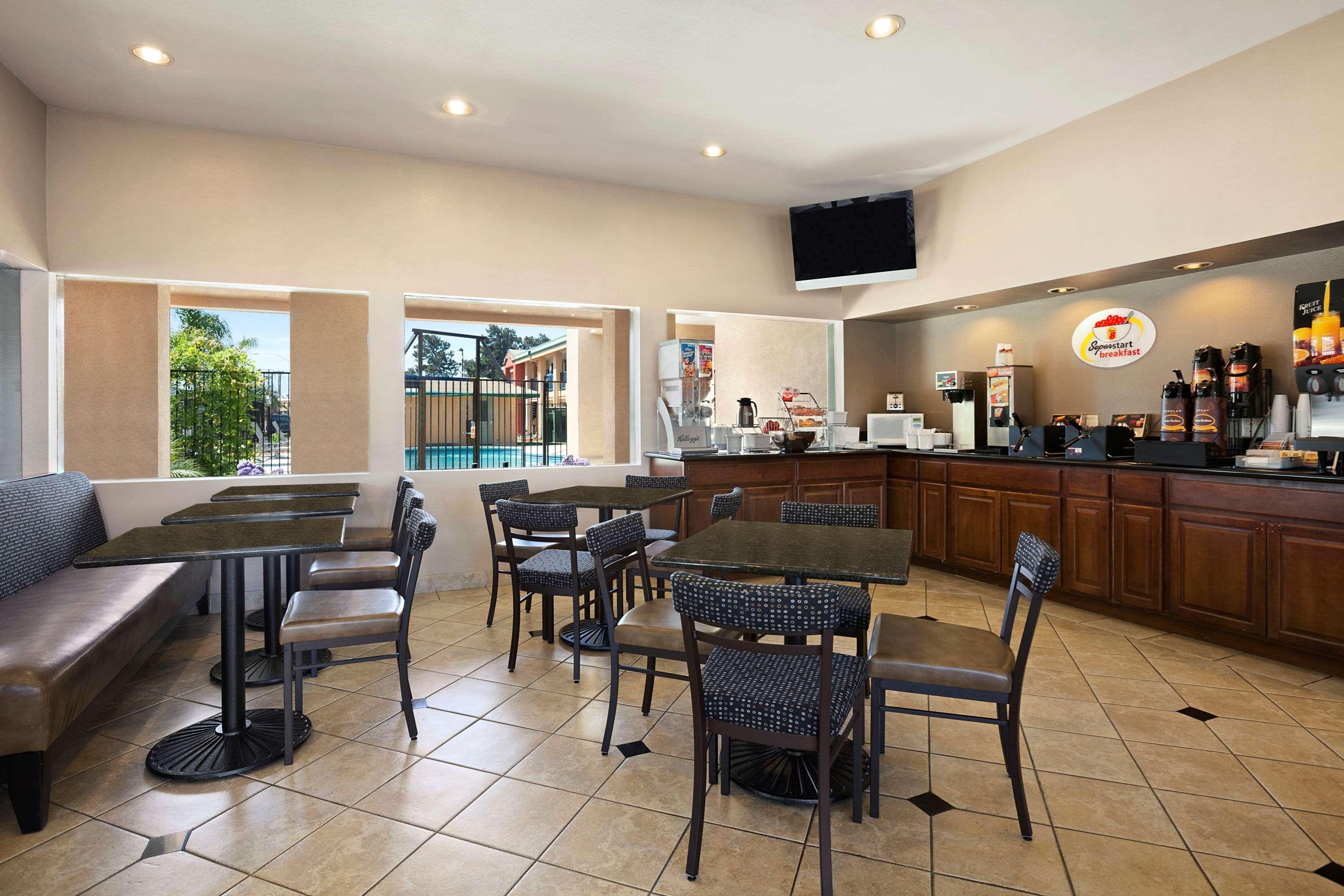 Super 8 By Wyndham 2* Salinas