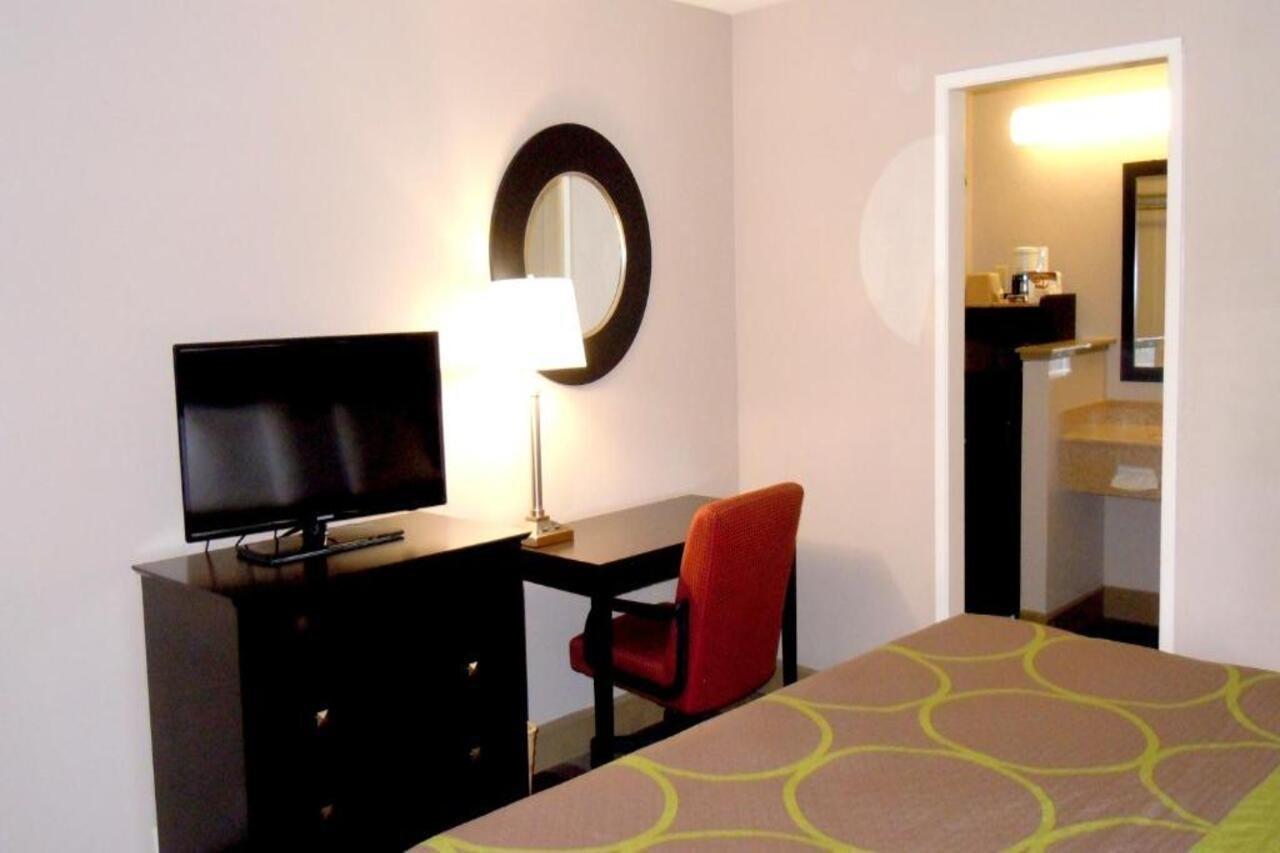 Super 8 By Wyndham Motel 2*