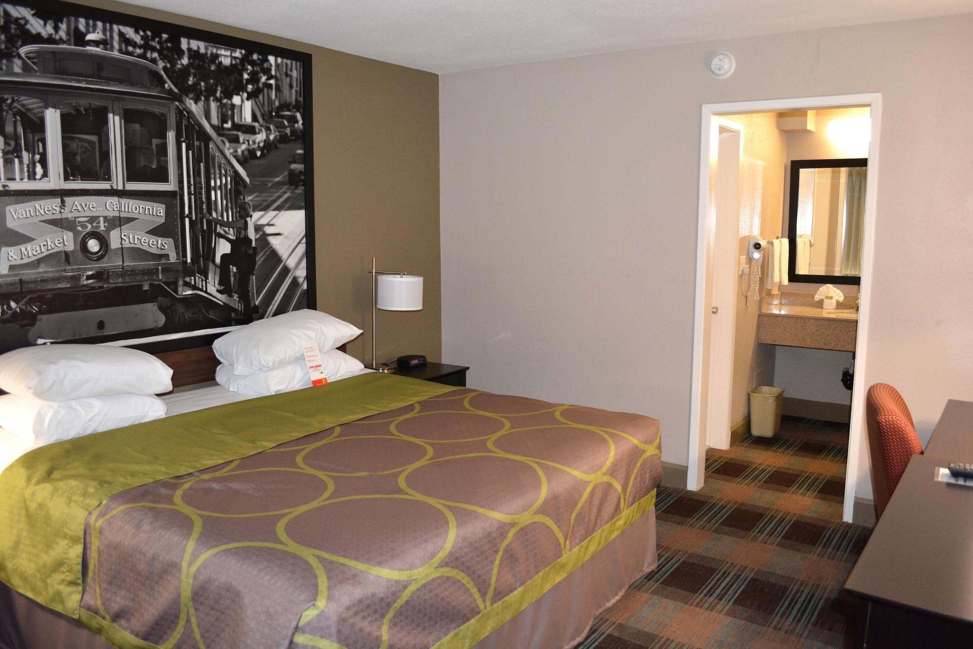 Super 8 By Wyndham 2* Salinas