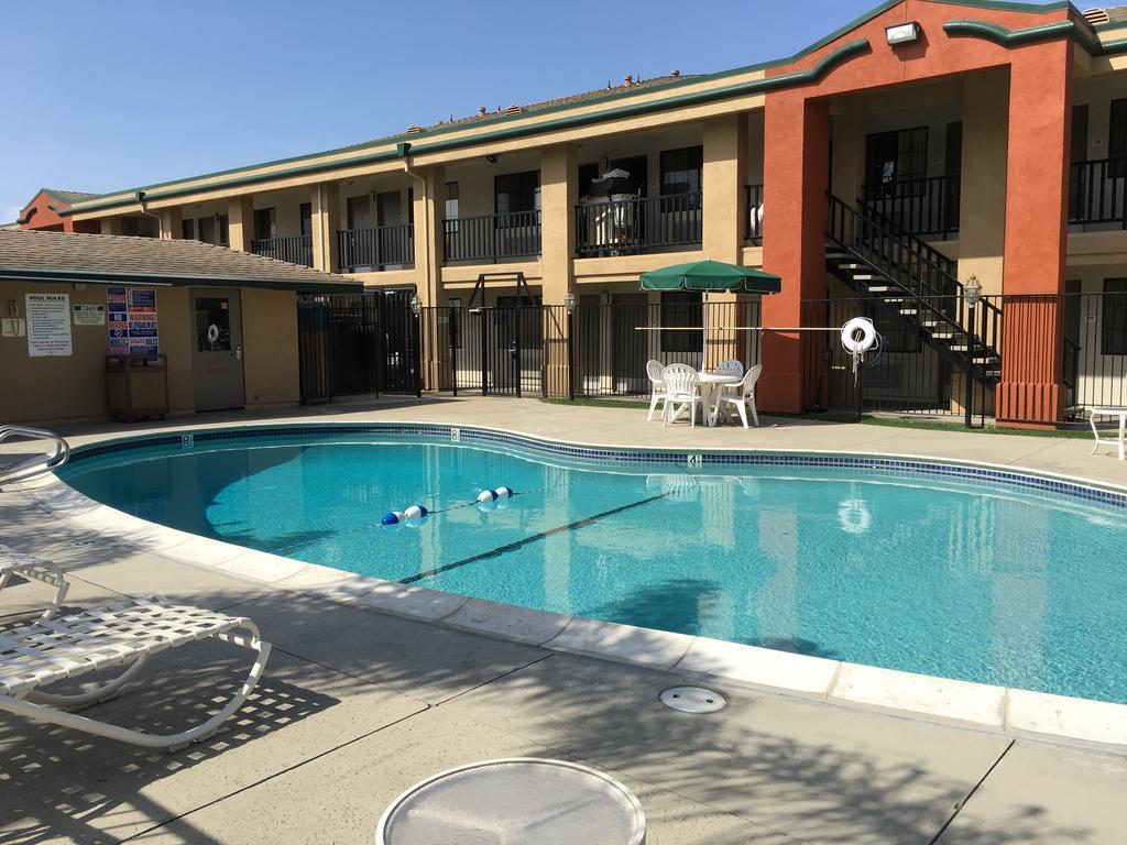 Super 8 By Wyndham 2* Salinas