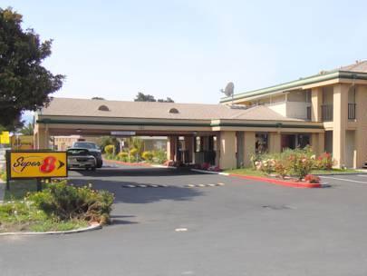 Super 8 By Wyndham Salinas