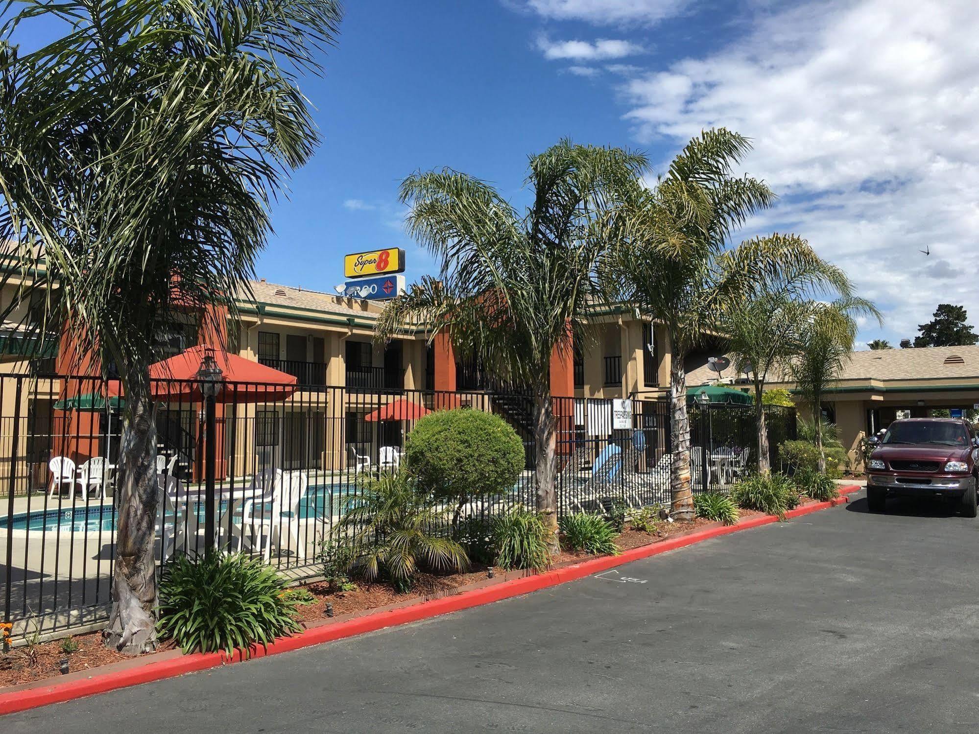 Motel Super 8 By Wyndham 2*
