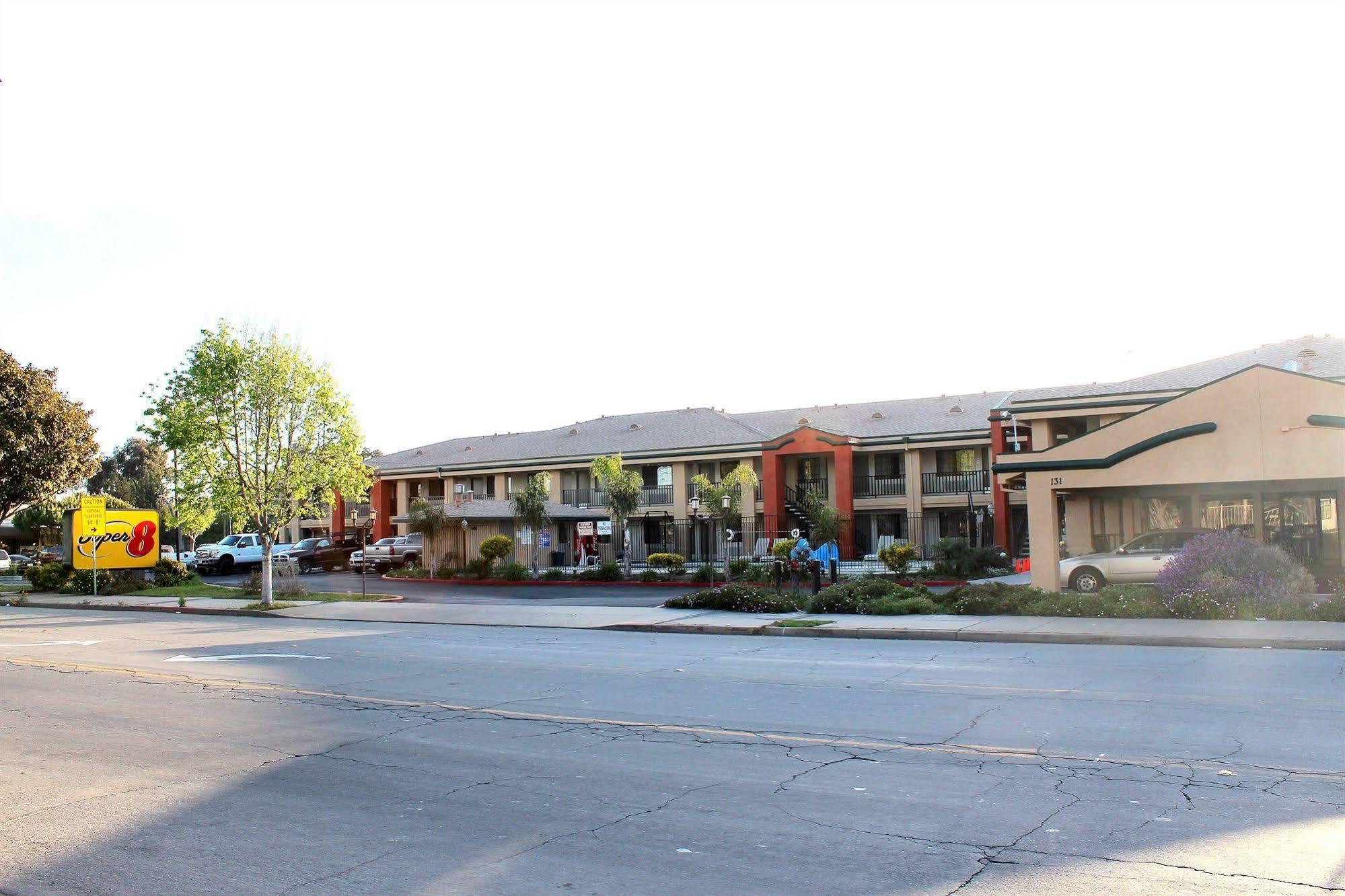 Super 8 By Wyndham Motel Salinas