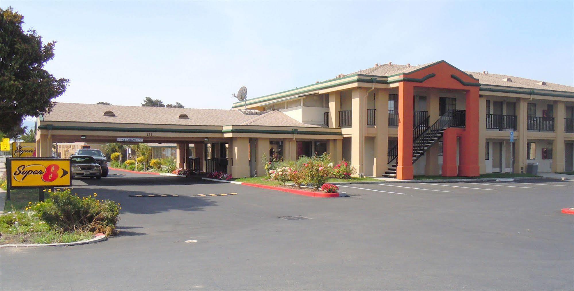 Super 8 By Wyndham Motel