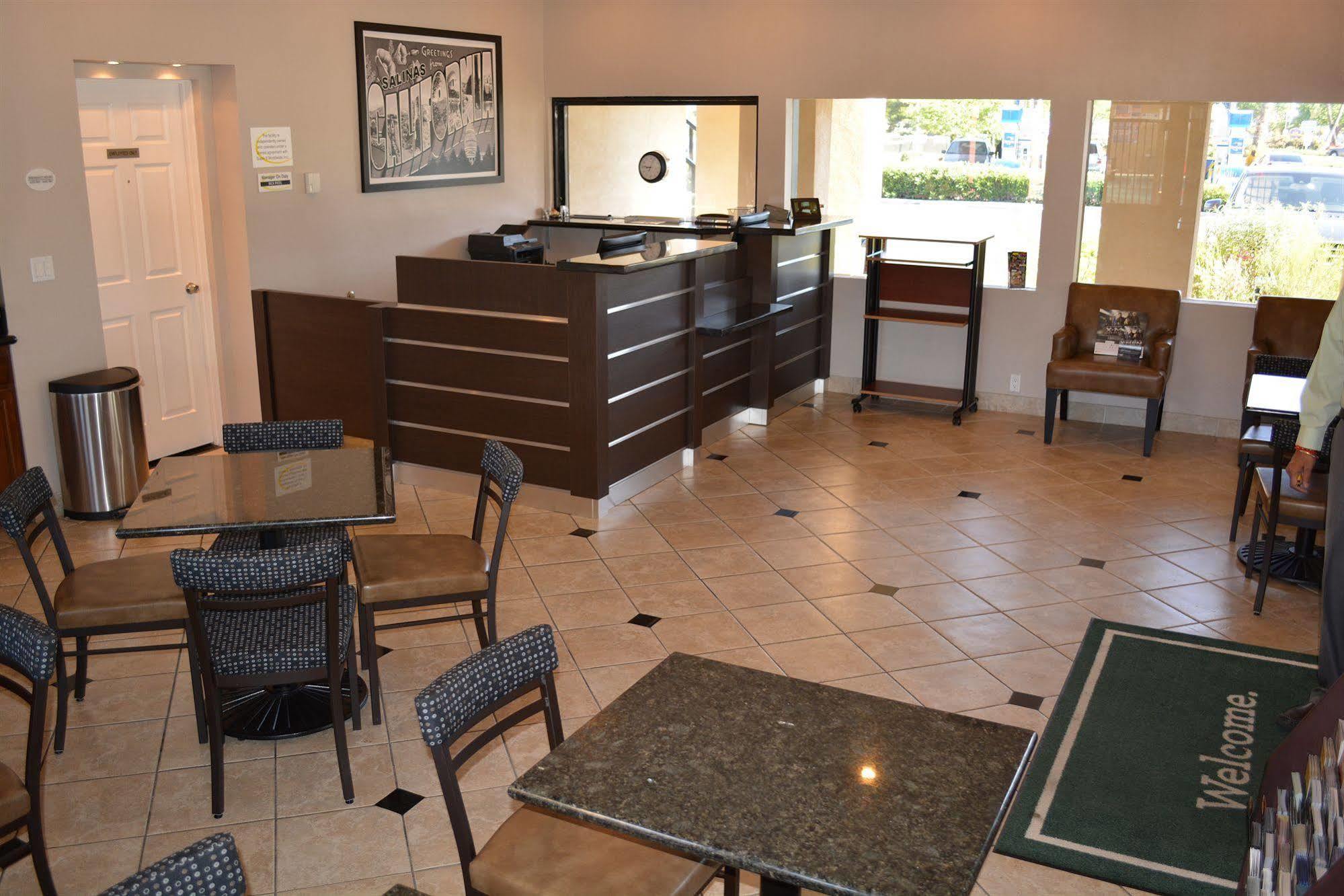Super 8 By Wyndham Motel 2*
